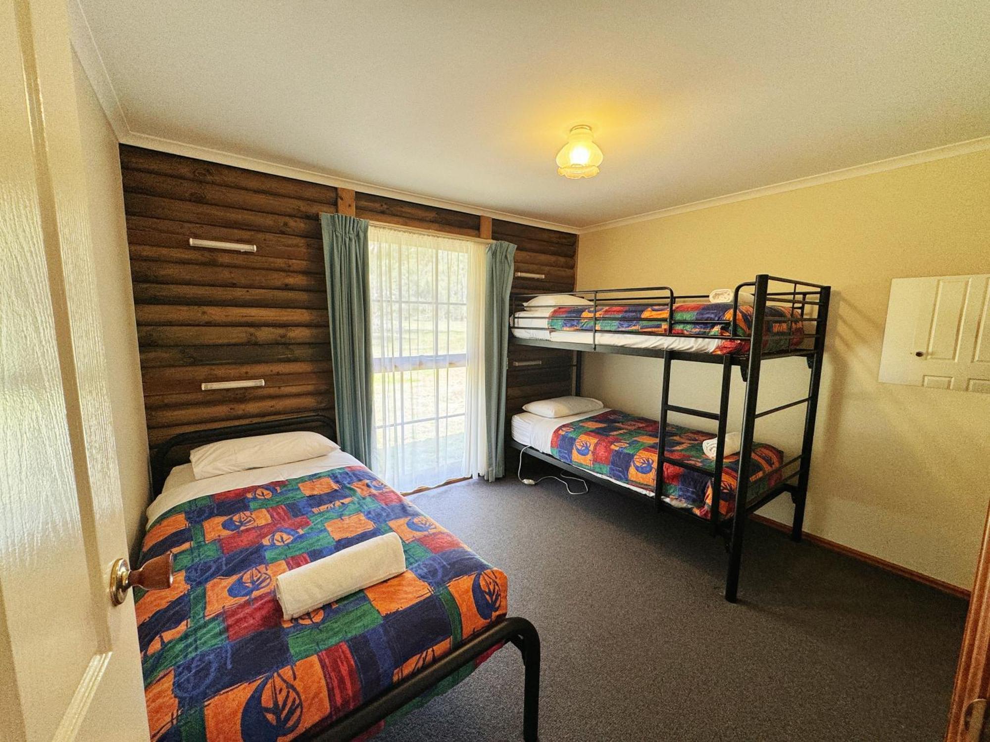 Halls Gap Log Cabins Esterno foto