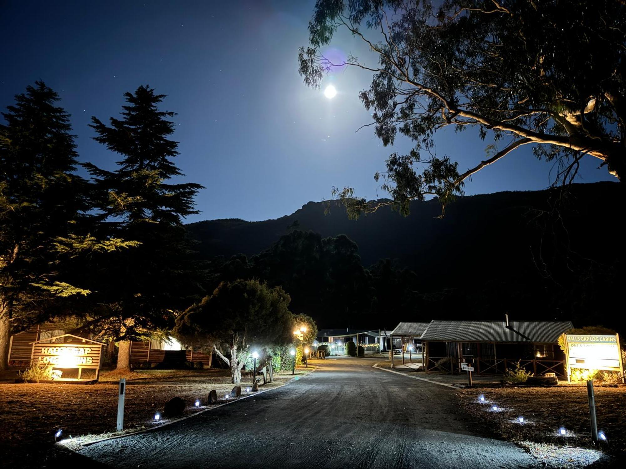 Halls Gap Log Cabins Esterno foto